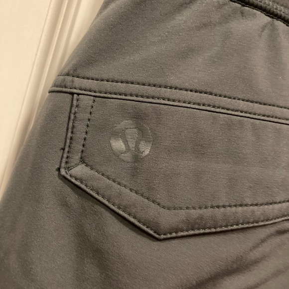 Lululemon mens Water and wind resistant pant with side zippers - Picture 3 of 7